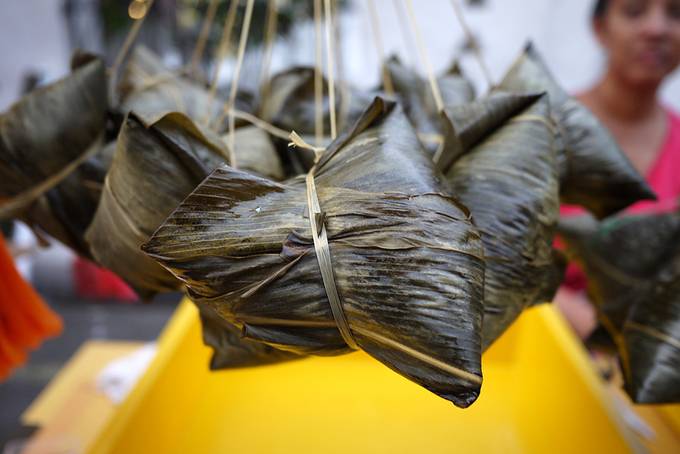 Banana leaf bundles