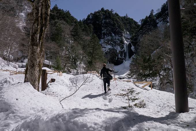 Colin walking in the snow