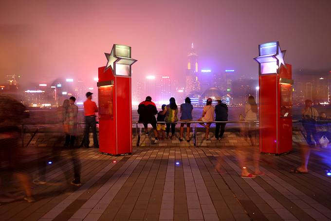 hong kong promenade night